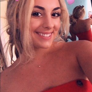 Meet your Posher, Nicole